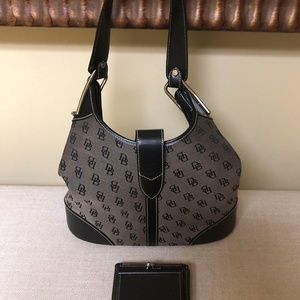 Dooney & Bourke Bags - Dooney and Bourke Hobo womens purse and wallet Dooney & Bourke Bags - Dooney and Bourke Hobo womens purse and wallet